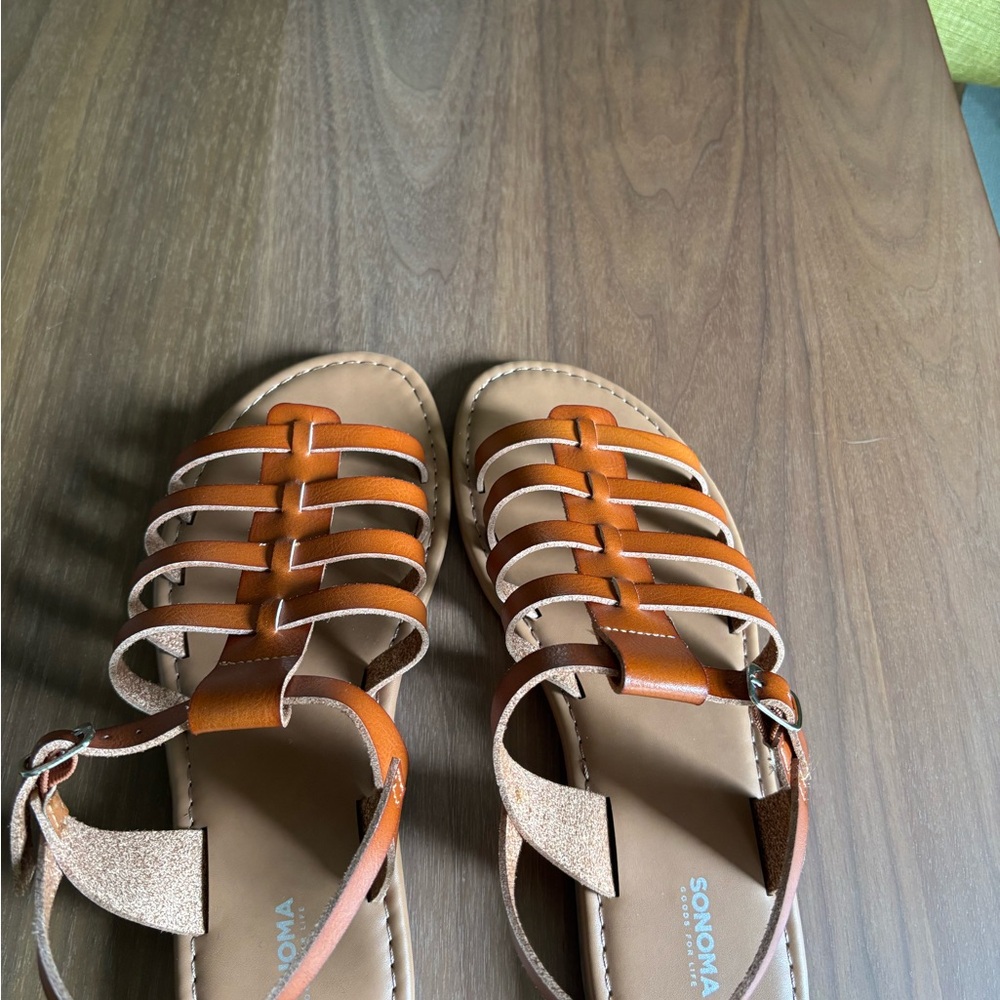 Sandals - Picture 4 of 6